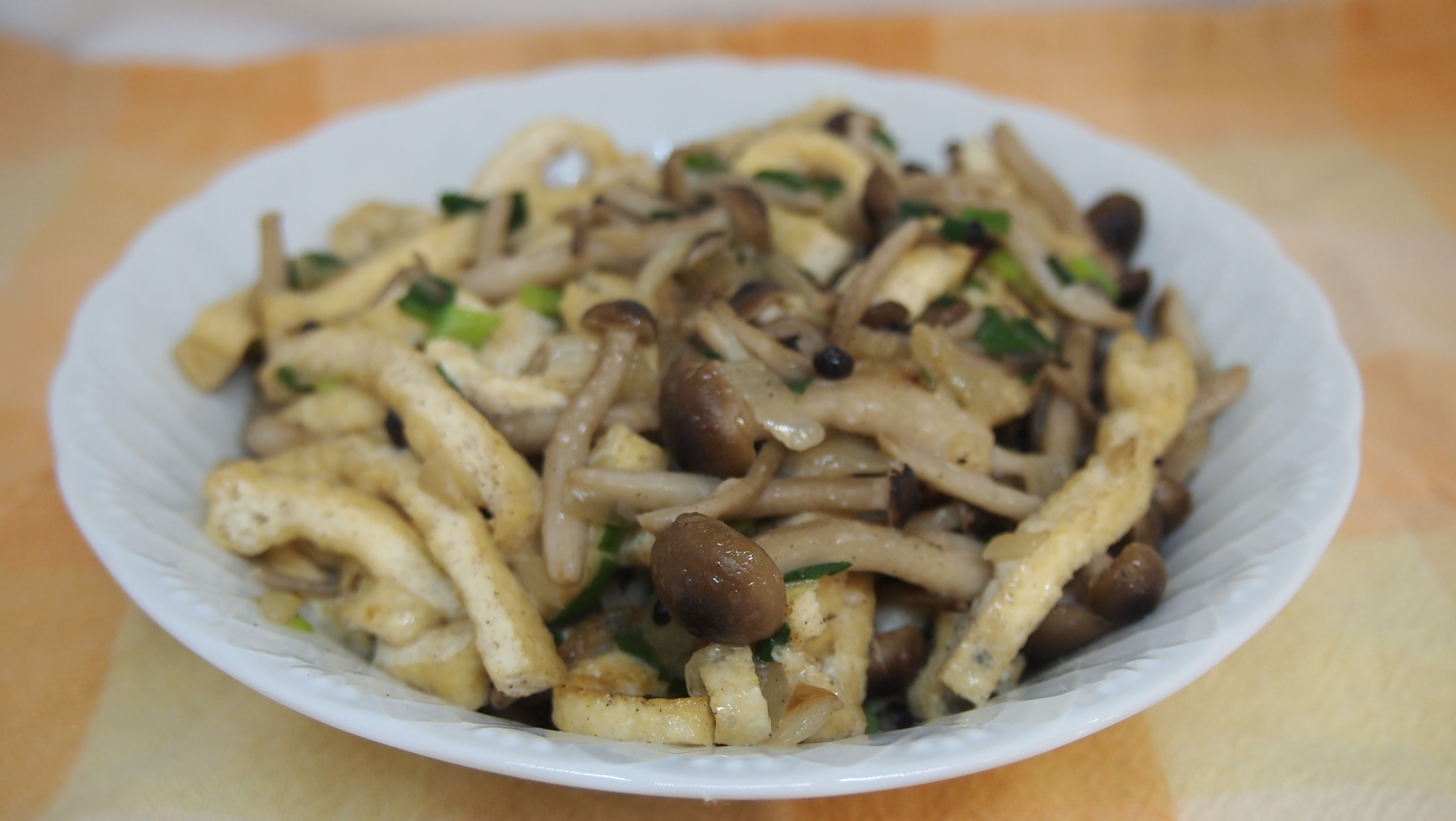 ベトナム風きのこと豚肉の炒め物